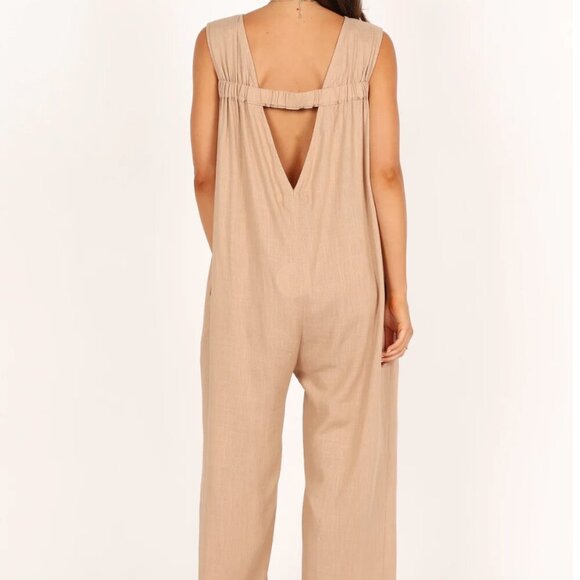 Petal + Pup Yardlee Jumpsuit Linen Sleeveless Pockets Open Back Tan New Size 4 - Picture 2 of 9